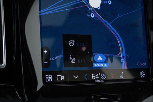 2025 Volvo XC40 B5 Plus Bright Theme