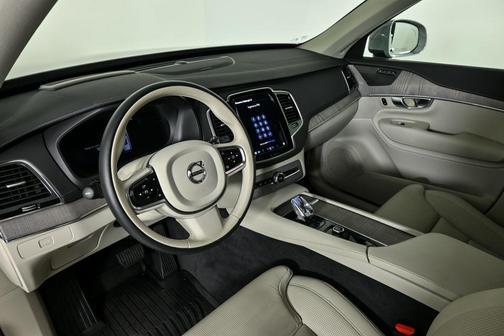 2024 Volvo XC90 B6 Ultimate Bright Theme 7-Seater