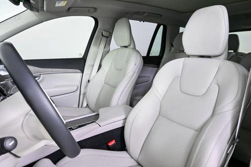 2024 Volvo XC90 Recharge Plug-In Hybrid T8 Ultimate Bright Theme 7-Seater