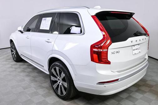 2024 Volvo XC90 Recharge Plug-In Hybrid T8 Ultimate Bright Theme 7-Seater
