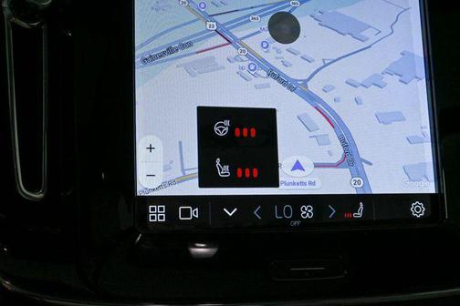 2025 Volvo XC40 B5 Ultra Dark Theme