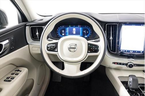 2025 Volvo XC60 Plus