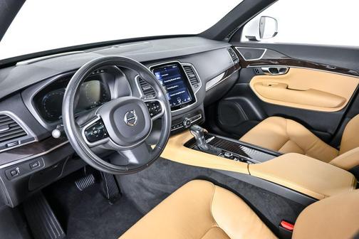 2019 Volvo XC90 T6 Momentum