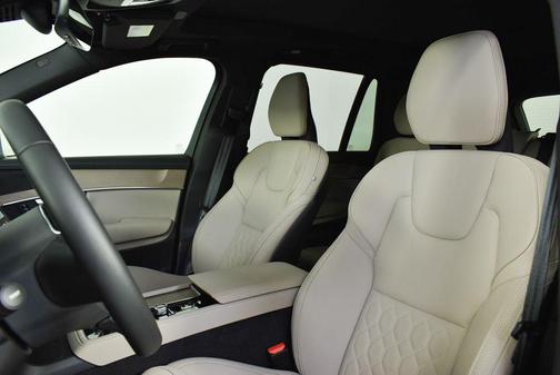 2025 Volvo XC90 B5 Plus 7-Seater