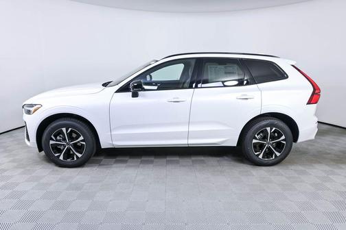 Crystal White Metallic 2026 Volvo XC60 B5 Core