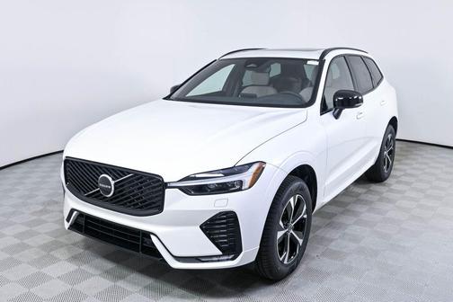 Crystal White Metallic 2026 Volvo XC60 B5 Core
