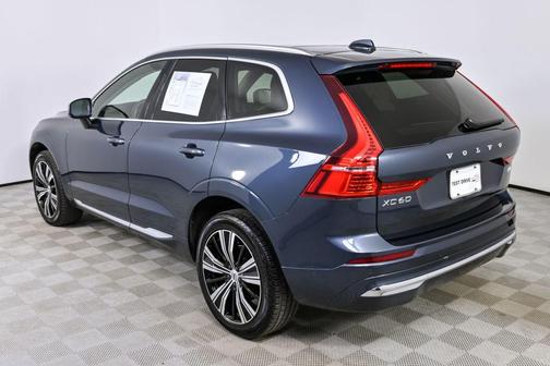 2023 Volvo XC60 B5 Plus Bright Theme