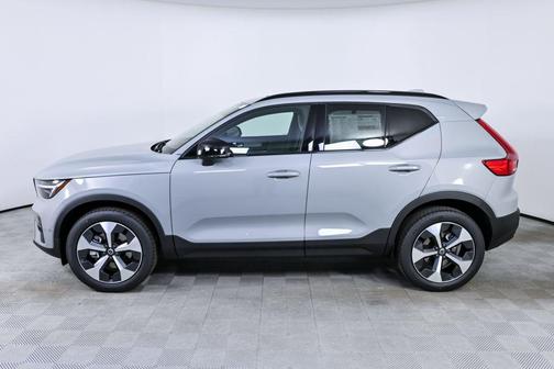 Vapour Grey Metallic 2026 Volvo XC40 Plus, B5 AWD Gas (mild hybrid), Dark