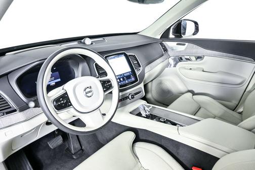 2024 Volvo XC90 B6 Ultimate Bright Theme 6-Seater