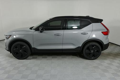 2026 Volvo XC40 B5 Ultra Black Edition