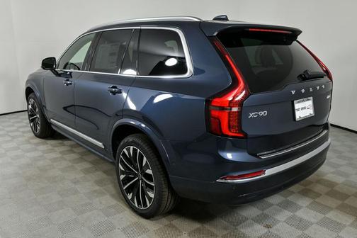 2026 Volvo XC90 B6 Plus 6-Seater