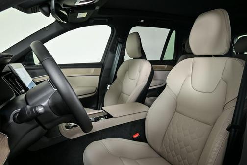 2026 Volvo XC90 B6 Plus 6-Seater