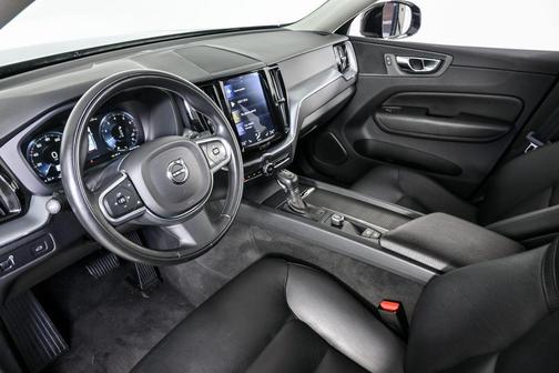 2018 Volvo XC60 T5 Momentum