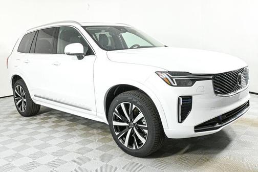 2025 Volvo XC90 B5 Core