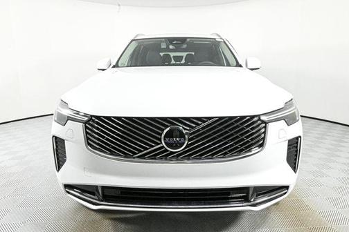 2025 Volvo XC90 B5 Core