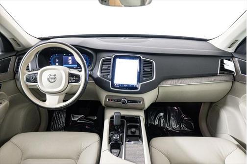 2024 Volvo XC90 B6 Core Bright Theme