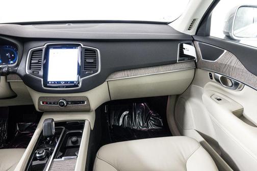 2024 Volvo XC90 B6 Core Bright Theme