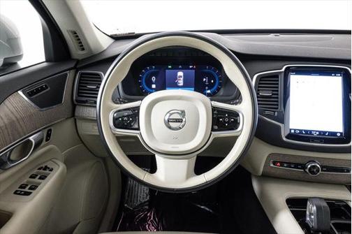 2024 Volvo XC90 B6 Core Bright Theme