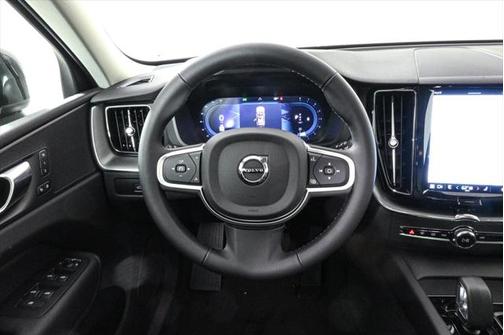 2025 Volvo XC60 B5 Core