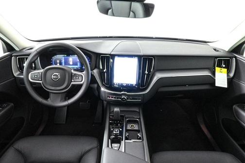 2025 Volvo XC60 B5 Core
