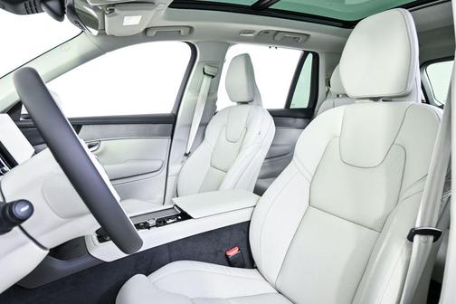 2026 Volvo XC90 Ultra, B6 AWD Gas (mild hybrid), Gasoline, Bright, 7 Seats