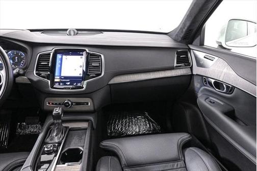 2022 Volvo XC90 T6 Inscription
