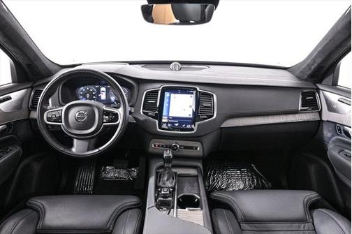 2022 Volvo XC90 T6 Inscription