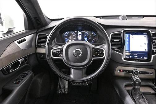 2022 Volvo XC90 T6 Inscription