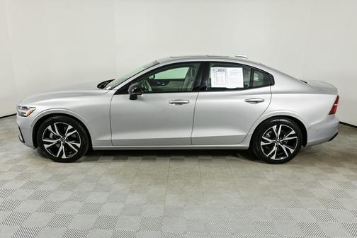 2025 Volvo S60 B5 Plus