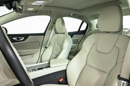 2025 Volvo S60 B5 Plus