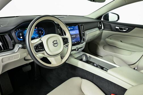 2025 Volvo S60 B5 Plus