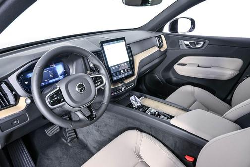Forest Lake 2026 Volvo XC60 B5 Plus