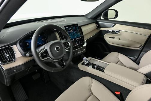 2026 Volvo XC90 B6 Plus 7-Seater