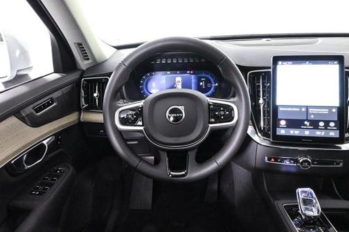 2025 Volvo XC90 Plug-In Hybrid T8 Plus 7-Seater