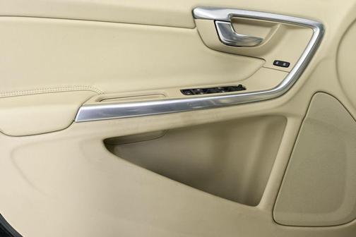2016 Volvo V60 T5 Drive-E Premier