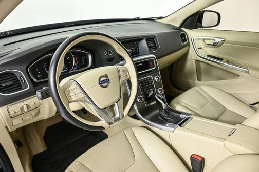 2016 Volvo V60 T5 Drive-E Premier