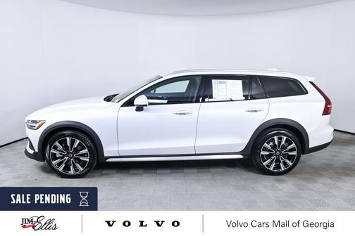 Crystal White Pearl 2025 Volvo V60 Cross Country Ultra, B5 AWD Gas (mild hybrid)