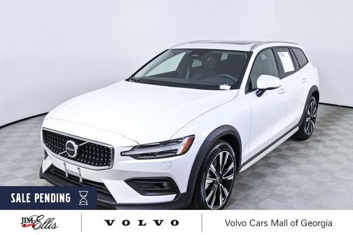 Crystal White Pearl 2025 Volvo V60 Cross Country Ultra, B5 AWD Gas (mild hybrid)