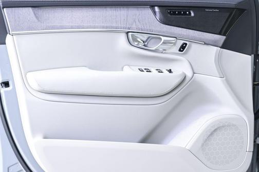 2026 Volvo XC90 Plug-In Hybrid Ultra, T8 AWD, Electric/Gasoline, Bright, 7 Seats