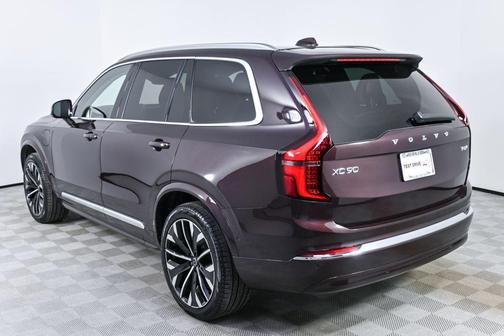 2025 Volvo XC90 Plug-In Hybrid T8 Ultra 7-Seater