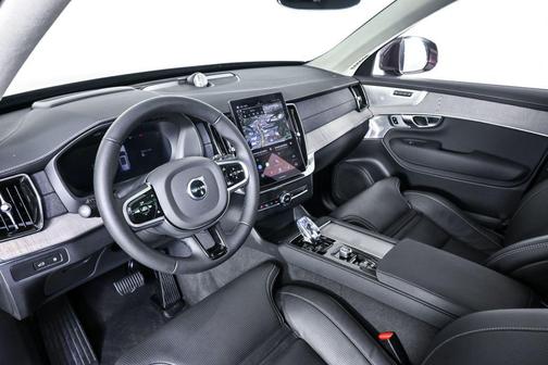 2025 Volvo XC90 Plug-In Hybrid T8 Ultra 7-Seater