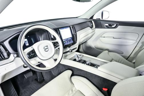 Crystal White Metallic 2023 Volvo XC60 B5 Ultimate Bright Theme