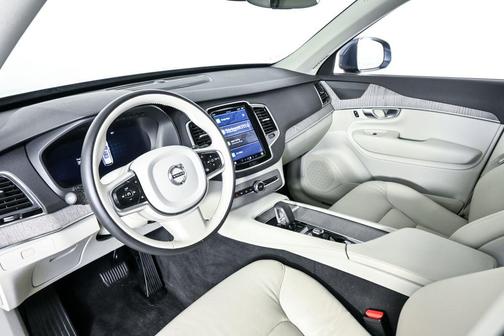 Denim Blue Metallic 2024 Volvo XC90 B6 Plus Bright Theme 6-Seater