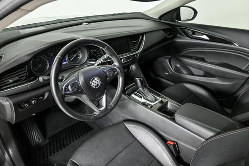 2018 Buick Regal TourX Essence
