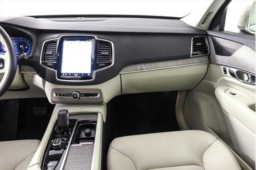 2023 Volvo XC90 B6 Plus 6-Seater