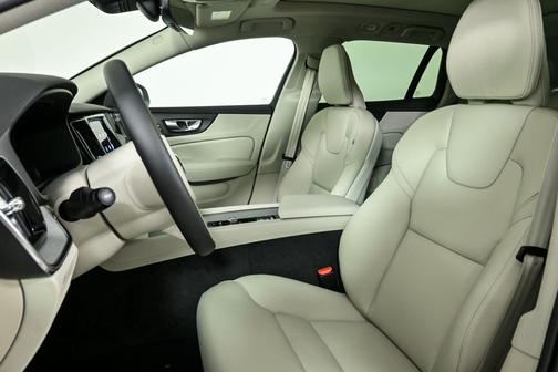 2026 Volvo V60 Cross Country B5 Plus