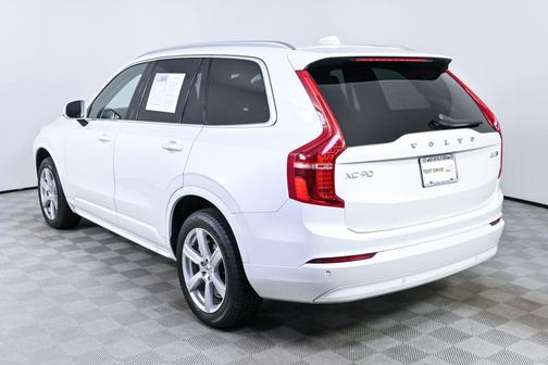 Crystal White Metallic 2023 Volvo XC90 B5 Core