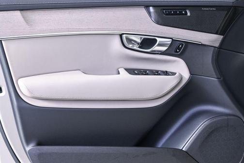 2026 Volvo XC90 Ultra Dark Theme, B6 AWD Gas (mild hybrid), Gasoline, 7 Seats