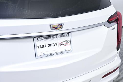 2022 Cadillac XT6 Premium Luxury FWD