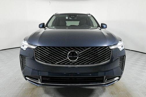 2025 Volvo XC90 B5 Plus 7-Seater